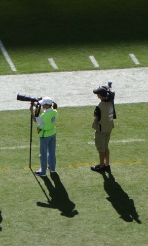 photographers-on-the-sideline-at-an-american-football-game.jpg